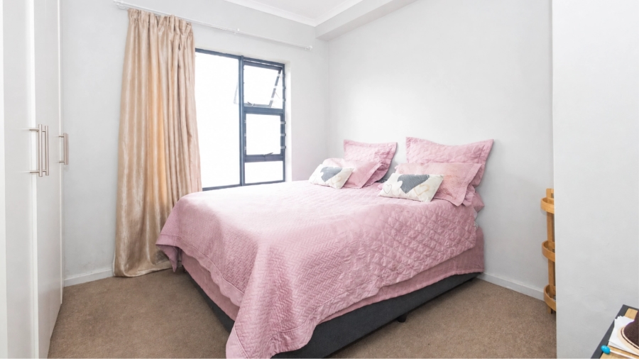 2 Bedroom Property for Sale in Schoongezicht Western Cape